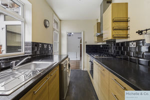 Kitchen- click for photo gallery